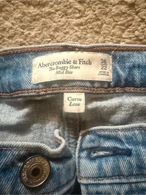 Abercrombie & Fitch Light Blue Curve Love Mid Rise Jeans